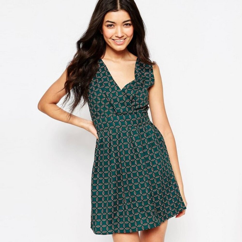 NWT Green Leaf Print Tie Back Skater Dress ASO Louisa Clark - Picture 2 of 6